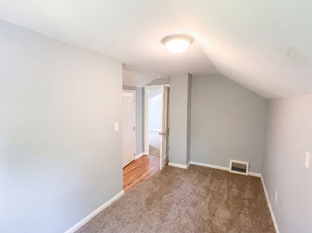 Photo 17 of 32 of 608 Howland Ave, Toledo, OH