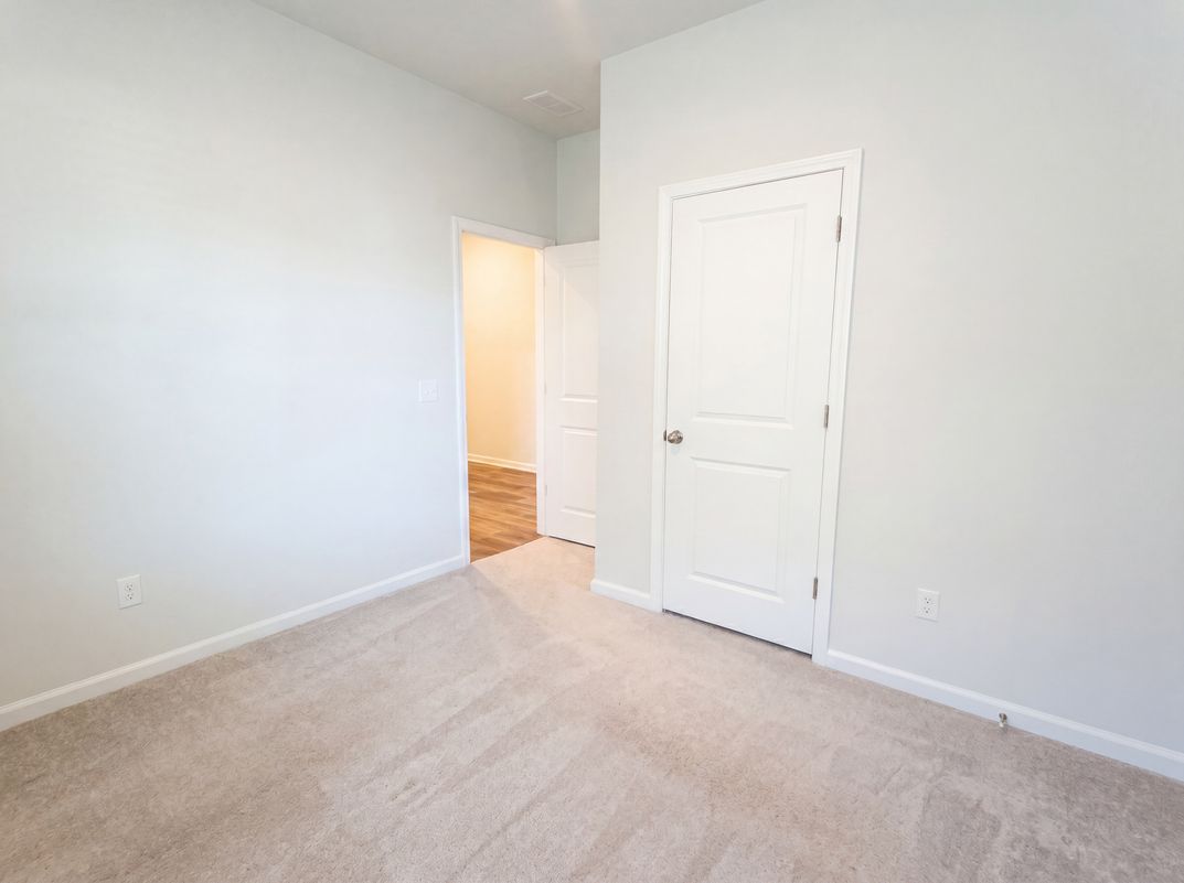 Photo 4 of 19 of 616 Fisher Ln, Summerville, SC
