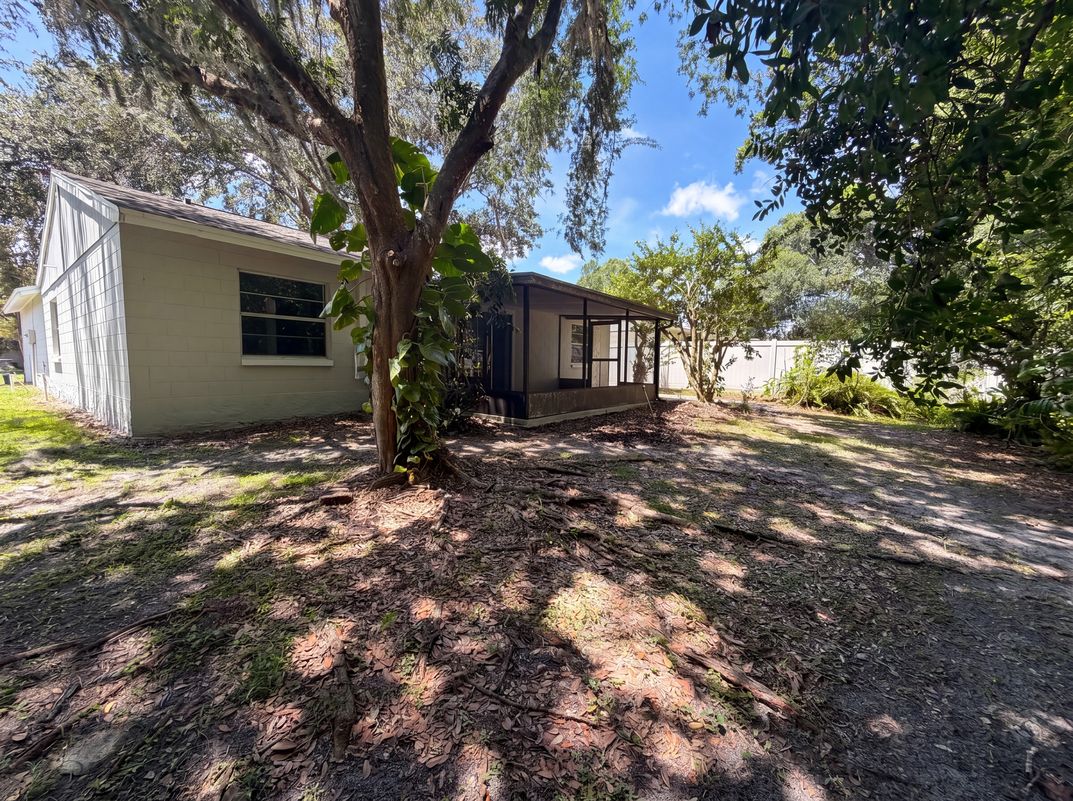 Photo 26 of 27 of 5720 Kneeland Ln, Tampa, FL
