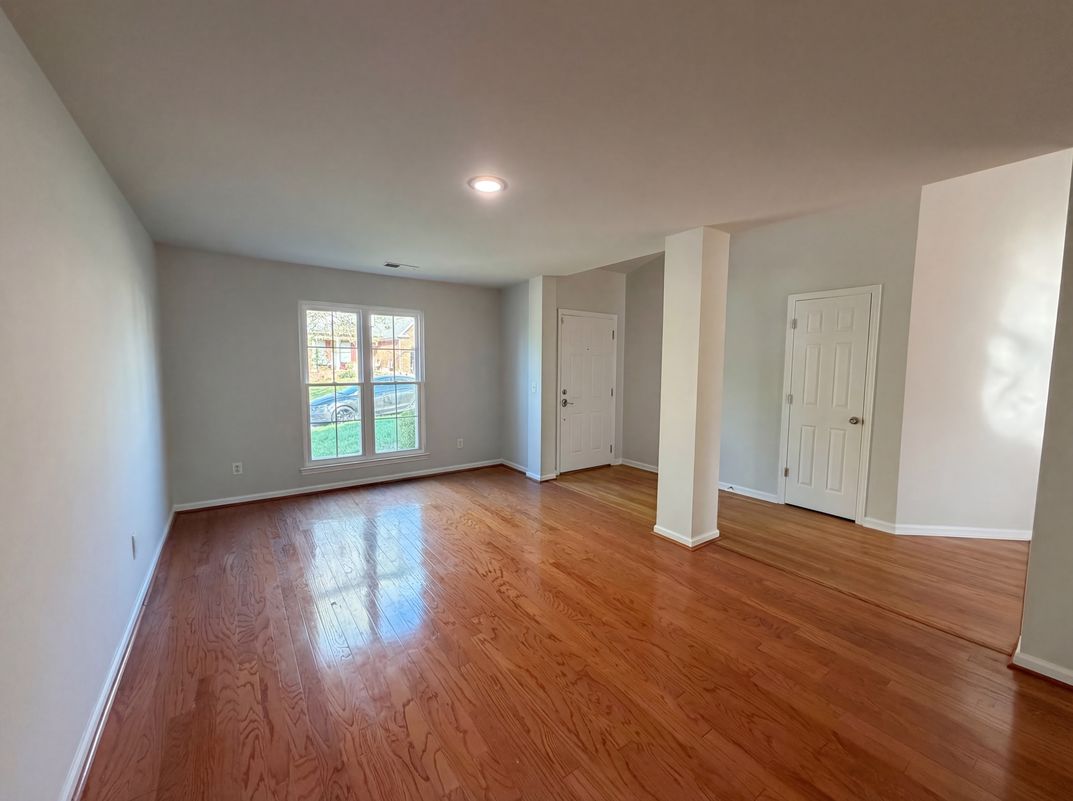 Photo 9 of 18 of 2416 Bayview Dr, Nashville, TN