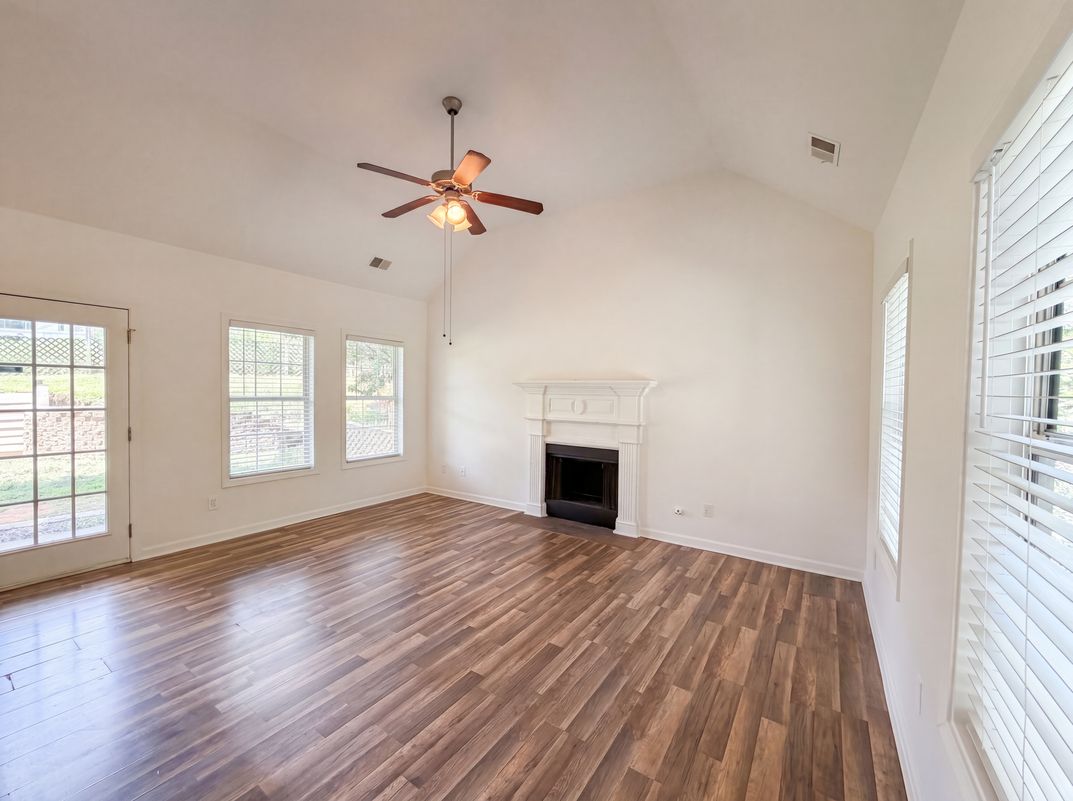Photo 3 of 22 of 3912 McGuire Way NW, Kennesaw, GA