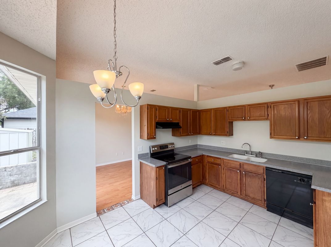 Property photo 2 of 5263 Clarion Oaks Dr