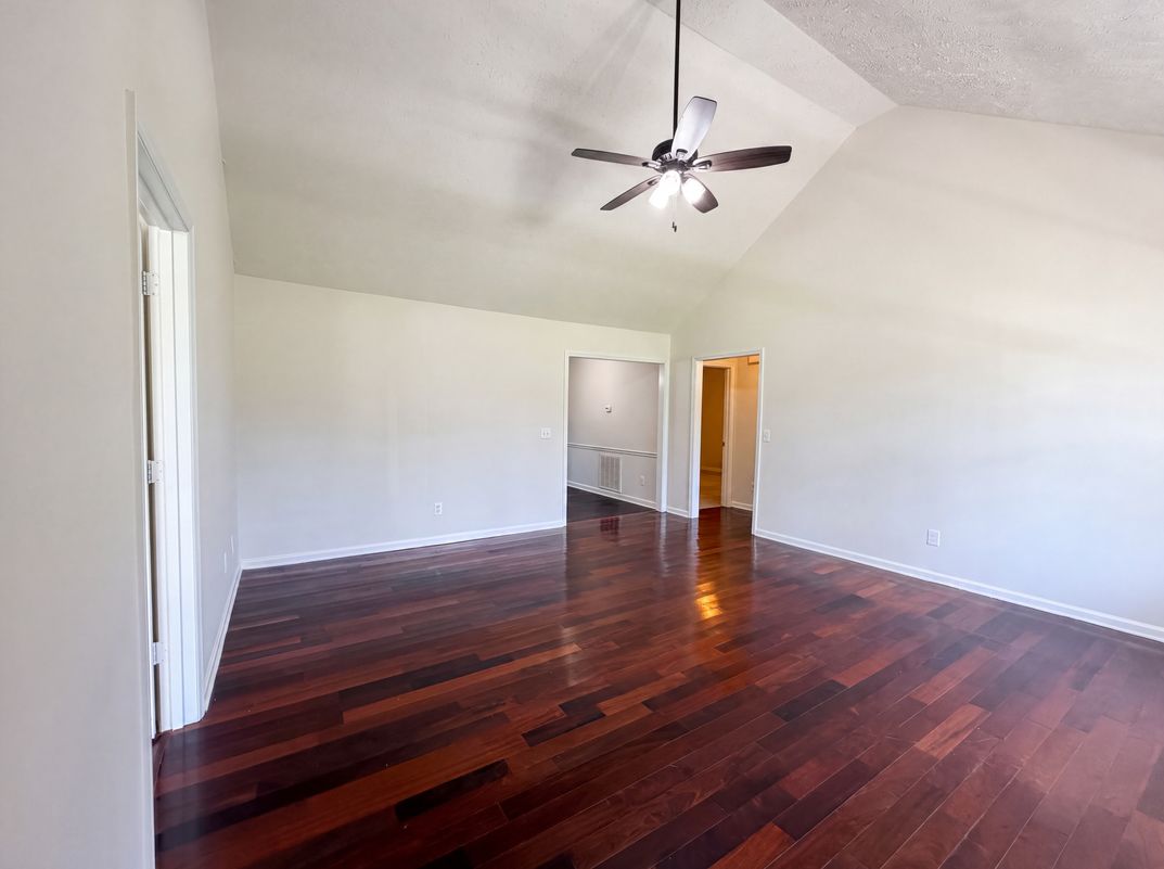 Photo 9 of 28 of 125 Ivanhoe Ct, Murfreesboro, TN