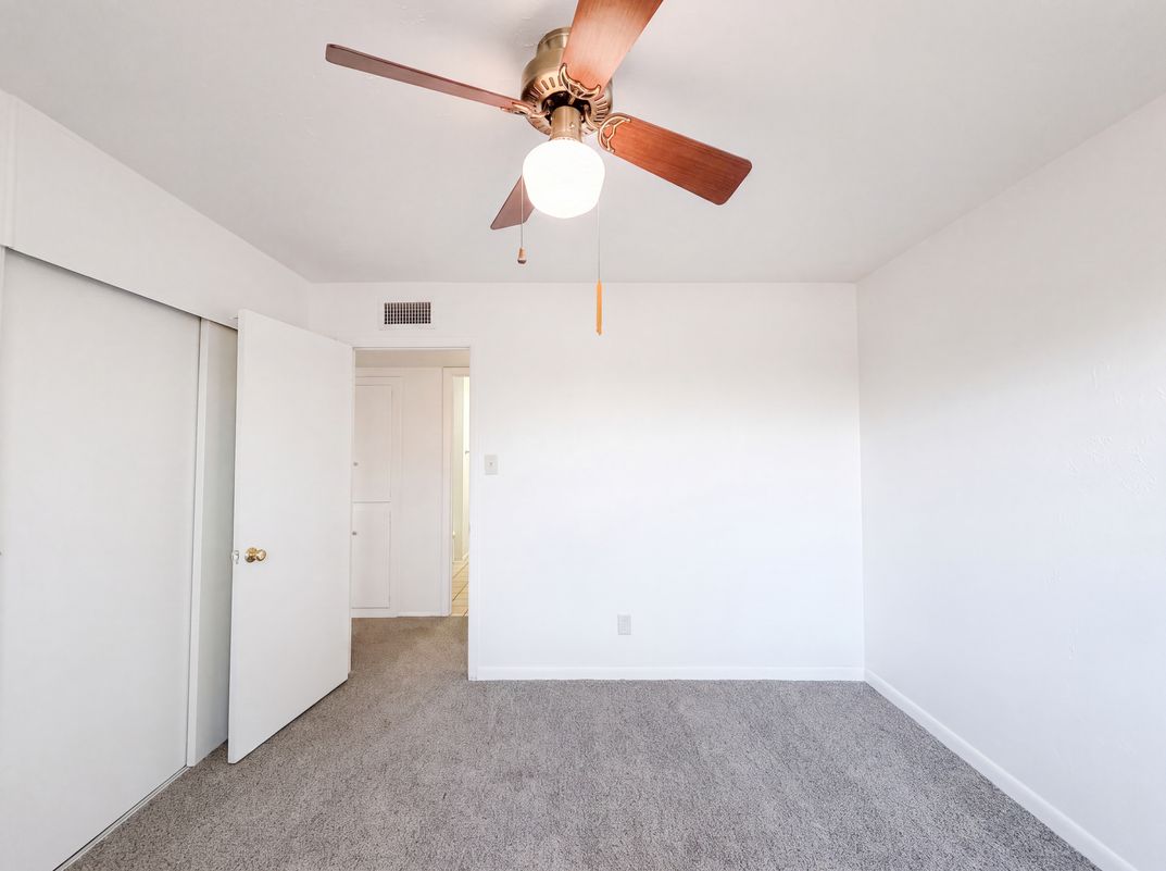 Photo 10 of 21 of 3115 N 53rd Dr, Phoenix, AZ