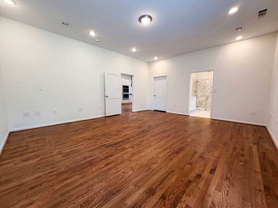 Photo 4 of 22 of 861 77th St S, Birmingham, AL