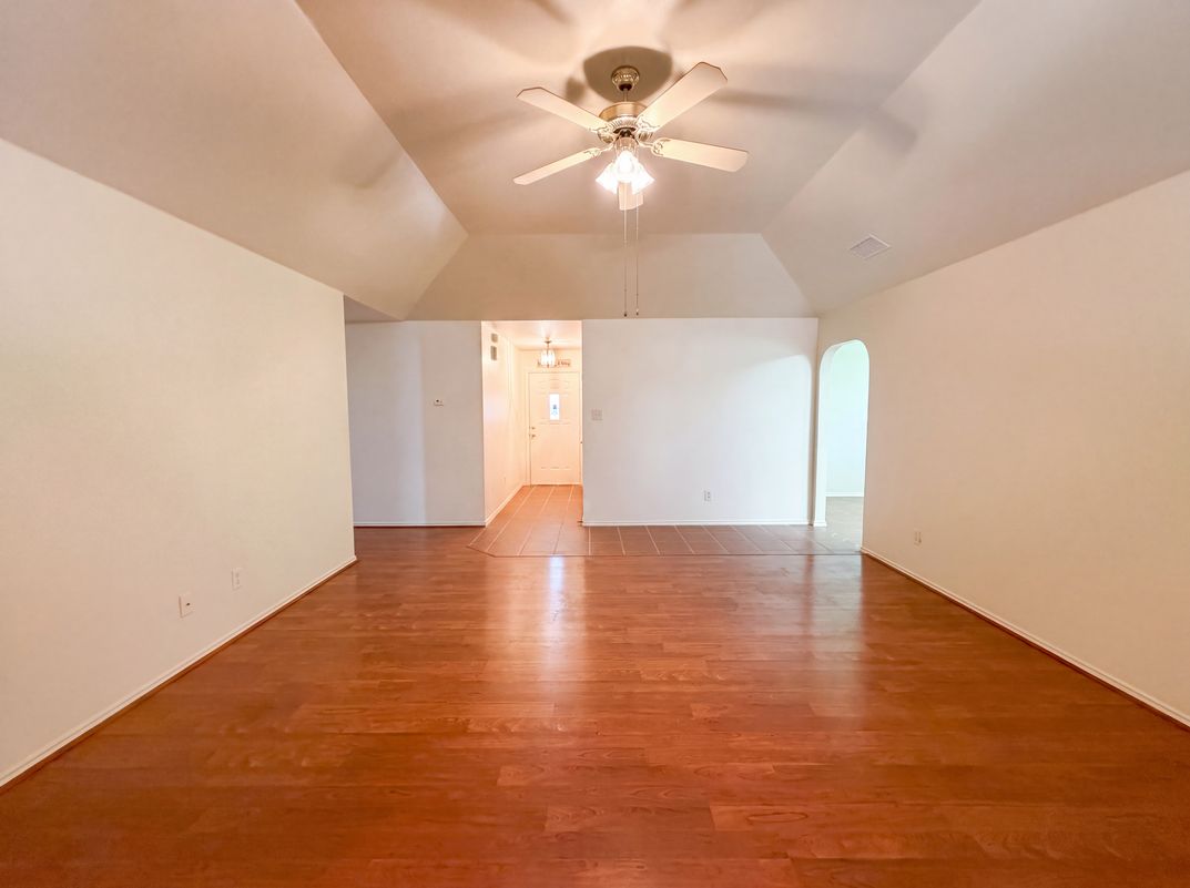 Photo 12 of 17 of 3707 Gowen Ct, Killeen, TX