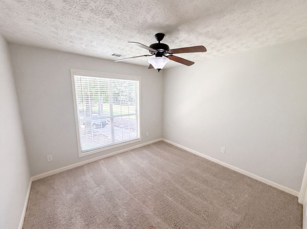 Photo 11 of 24 of 245 Mary Lynn Ln, Newnan, GA