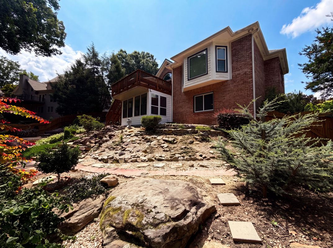 Photo 12 of 39 of 135 N Clublands Ct, Johns Creek, GA