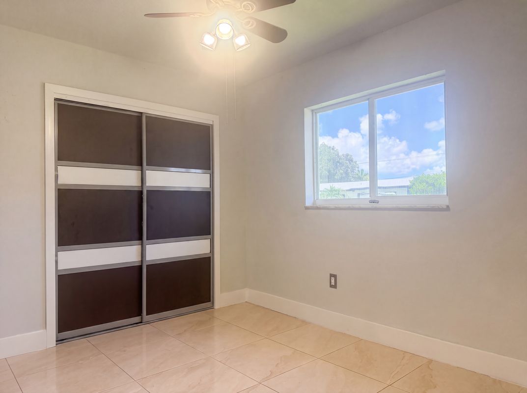 Photo 13 of 22 of 6200 SW 109th Ave, Miami, FL