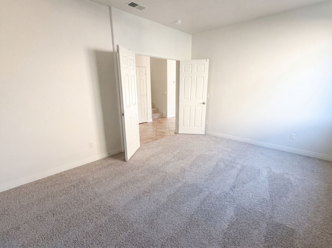 Photo 21 of 37 of 5032 W Yearling Rd, Phoenix, AZ