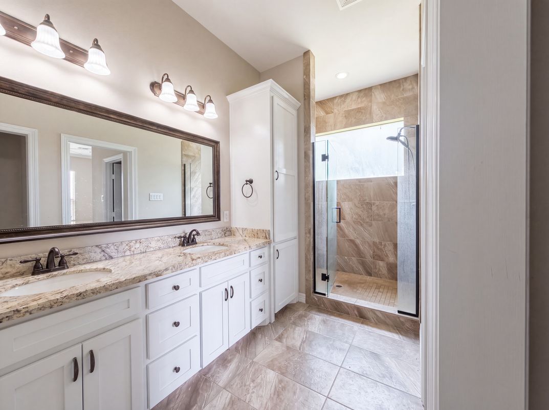 Photo 4 of 25 of 8580 Cedar Creek Ln, Greenville, TX