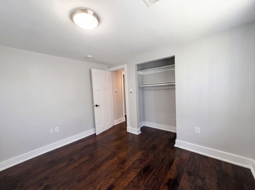 Photo 13 of 24 of 6515 Carriage Dr, Alexandria, VA
