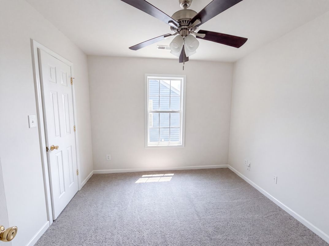 Photo 9 of 17 of 5714 Waverly Lynn Ln, Charlotte, NC