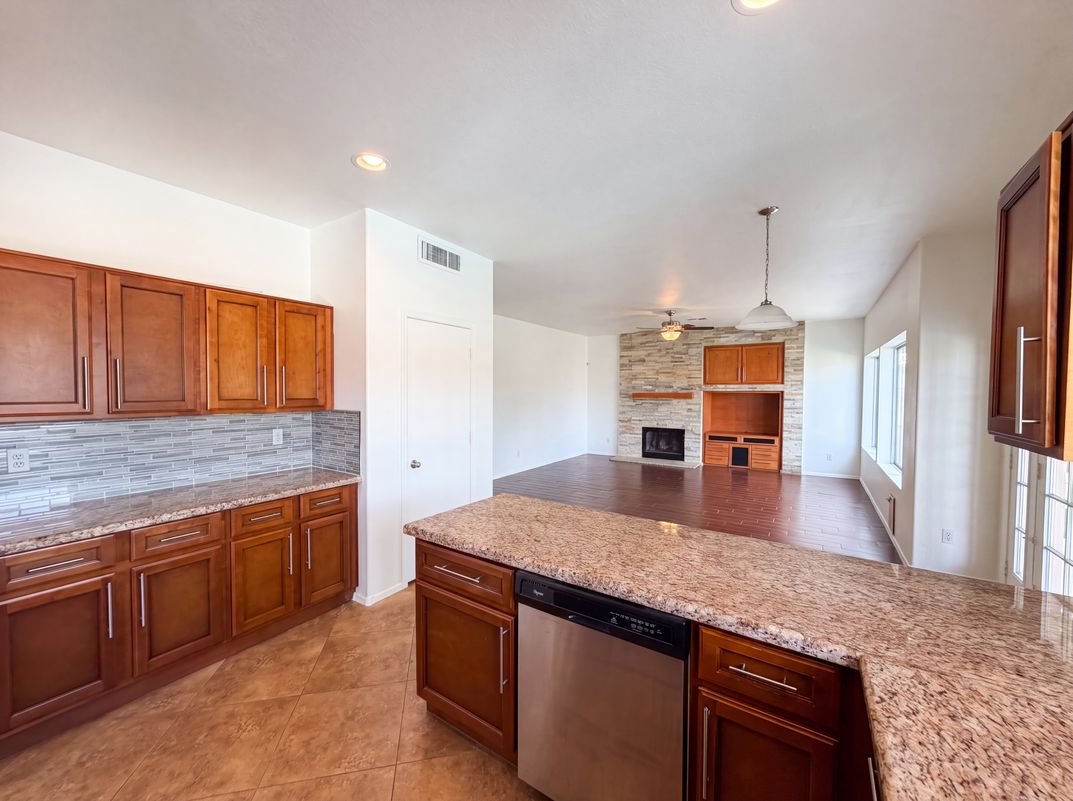 Photo 11 of 30 of 8274 S Stephanie Ln, Tempe, AZ