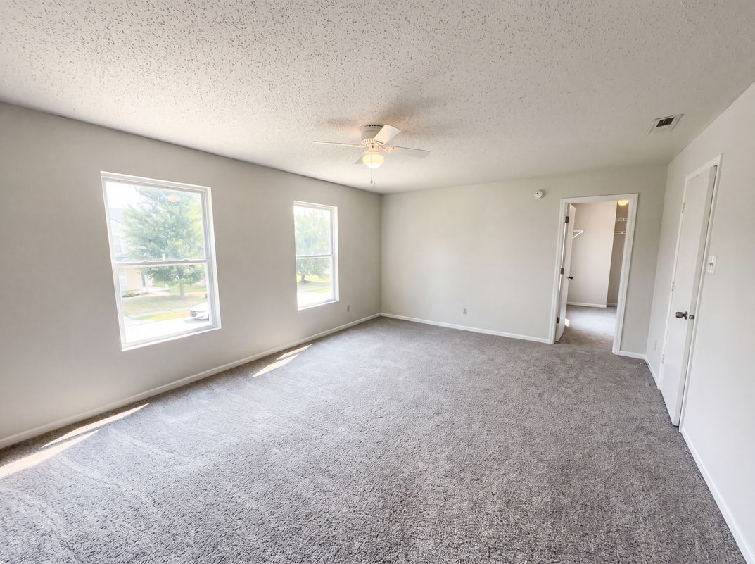 Photo 4 of 21 of 953 Balto Dr, Shelbyville, IN