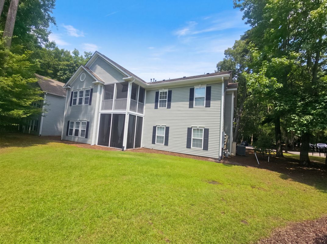 Photo 5 of 17 of 906 W Marymont Ln, Charleston, SC