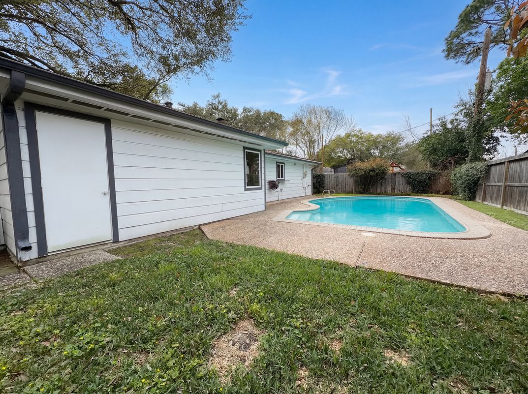 Photo 18 of 19 of 10726 Sugar Hill Dr, Houston, TX