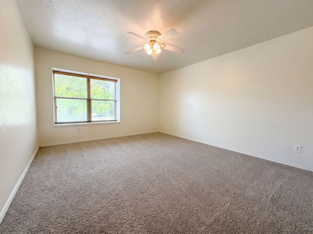 Photo 11 of 19 of 121 Springtree Fld, Cibolo, TX