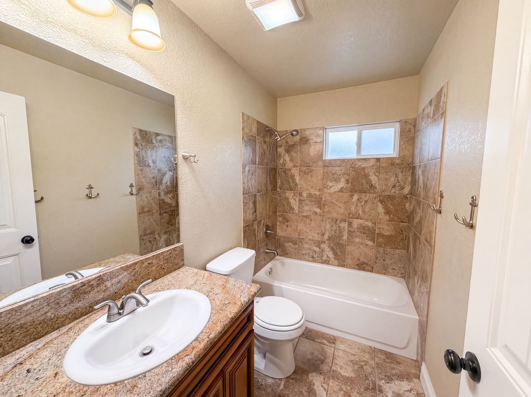 Photo 17 of 27 of 2605 Waterton Way, Sacramento, CA