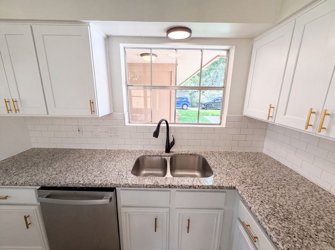Photo 10 of 23 of 719 Equinox St, Crosby, TX