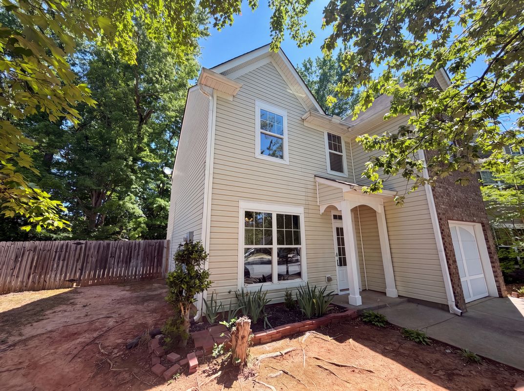 Photo 18 of 22 of 603 Marsh Lake Rd, Lawrenceville, GA