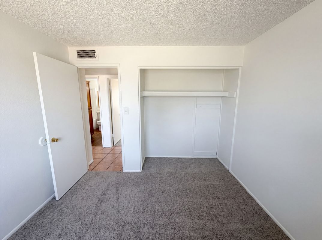 Photo 11 of 19 of 2831 N 70th Dr, Phoenix, AZ