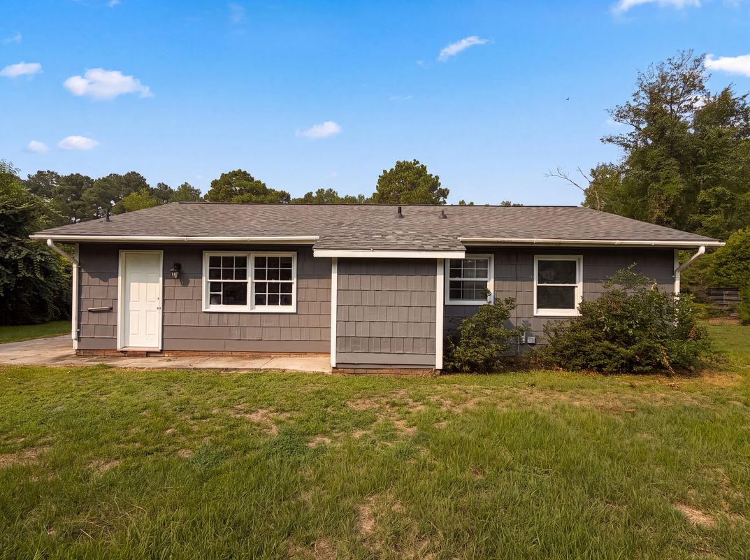 Photo 5 of 16 of 6616 Amanda Cir, Fayetteville, NC