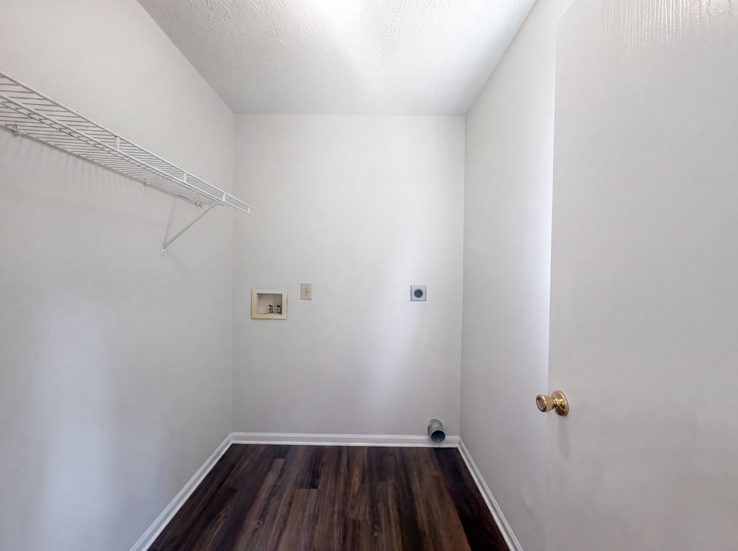 Photo 12 of 32 of 1618 Saddlebrook Dr, Heath, OH