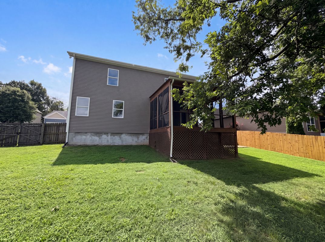 Photo 5 of 17 of 2520 Val Marie Dr, Madison, TN