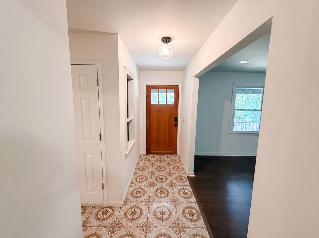 Photo 8 of 21 of 509 Spring Park Dr, Canton, GA