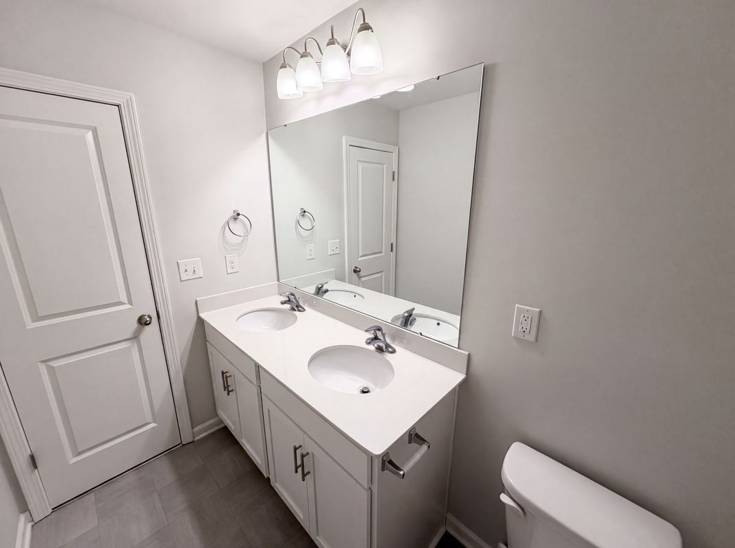 Photo 23 of 26 of 2014 Tarzi Ln, Charlotte, NC