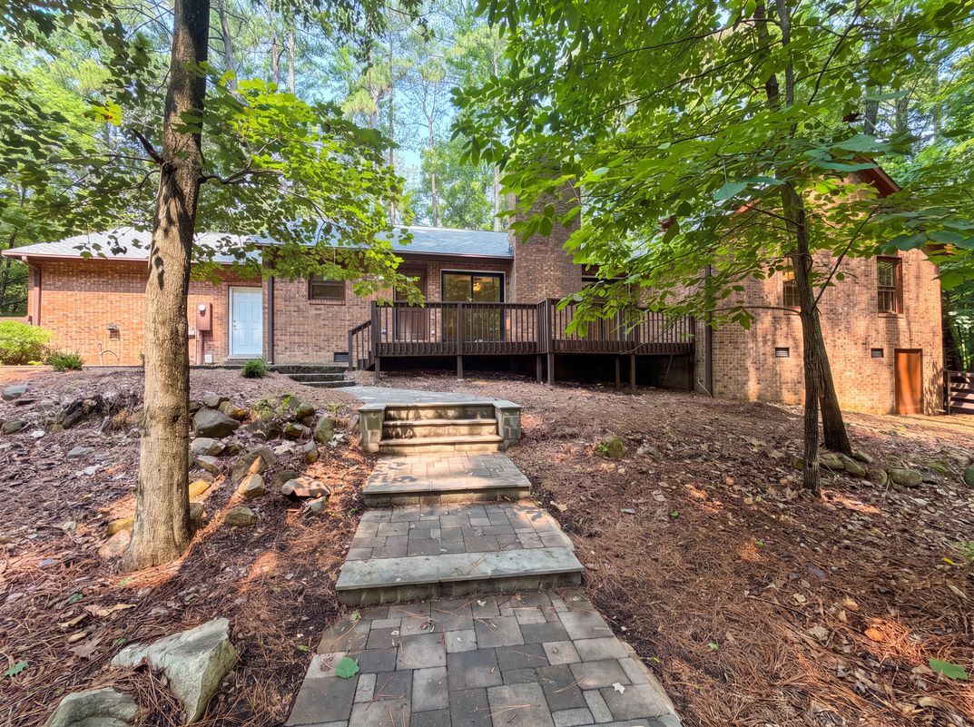 Photo 5 of 18 of 204 Boulder Bluff Trl, Chapel Hill, NC