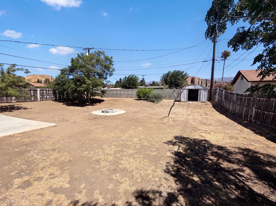 Photo 18 of 21 of 415 E Indian School Ln, Banning, CA
