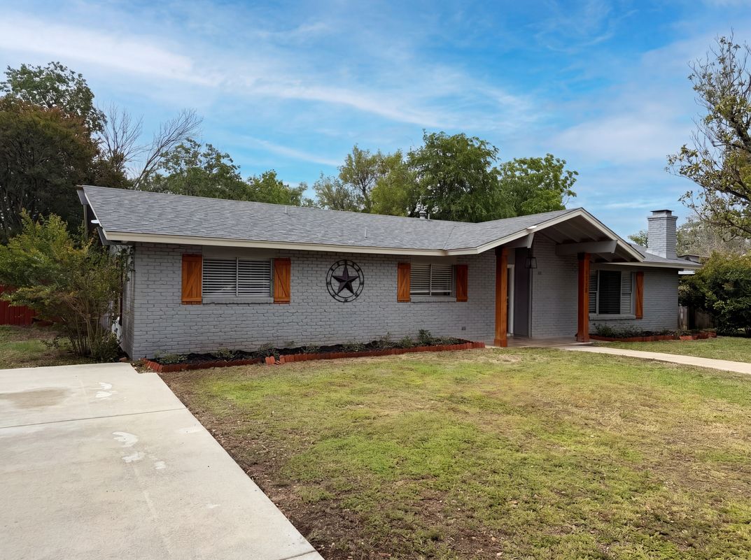 Photo 13 of 16 of 1118 Melissa Dr, San Antonio, TX
