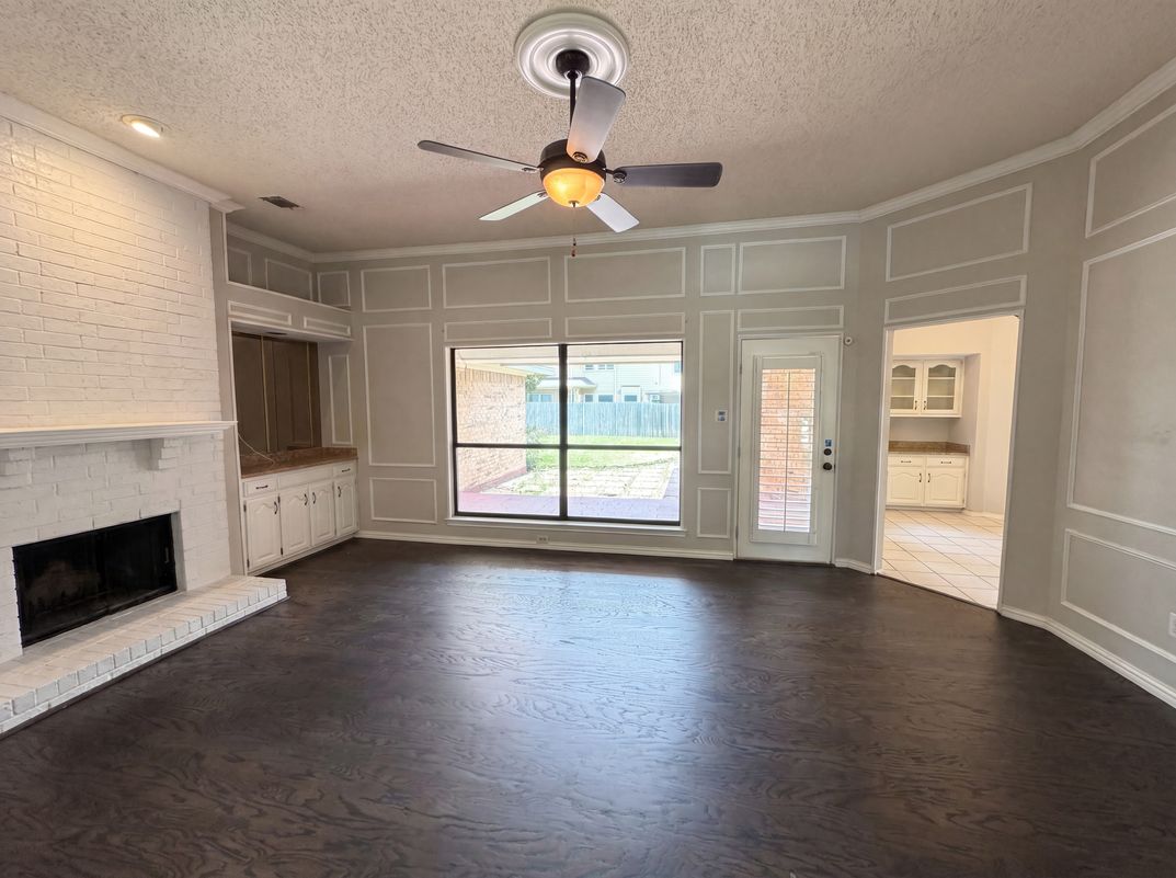 Photo 8 of 16 of 6712 Coach House Ln, Plano, TX
