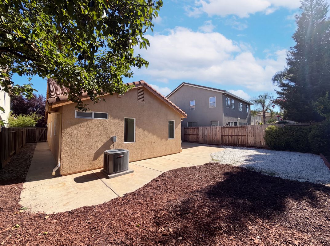 Photo 40 of 45 of 1570 Arcola Ave, Sacramento, CA