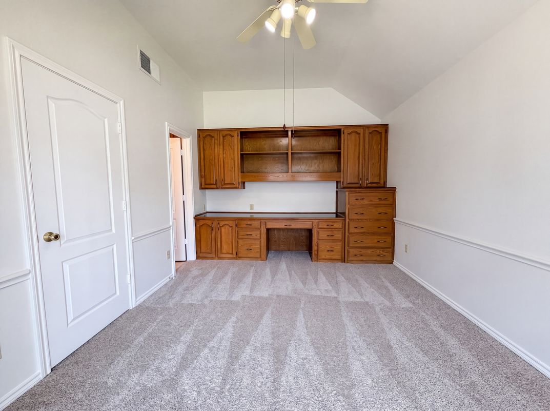 Photo 13 of 23 of 7632 Westwind Dr, Fort Worth, TX