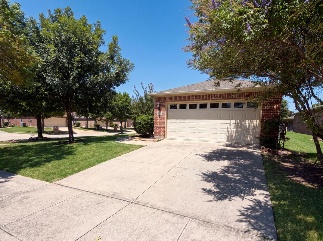 Photo 17 of 19 of 7886 Whirlwind Dr, Frisco, TX