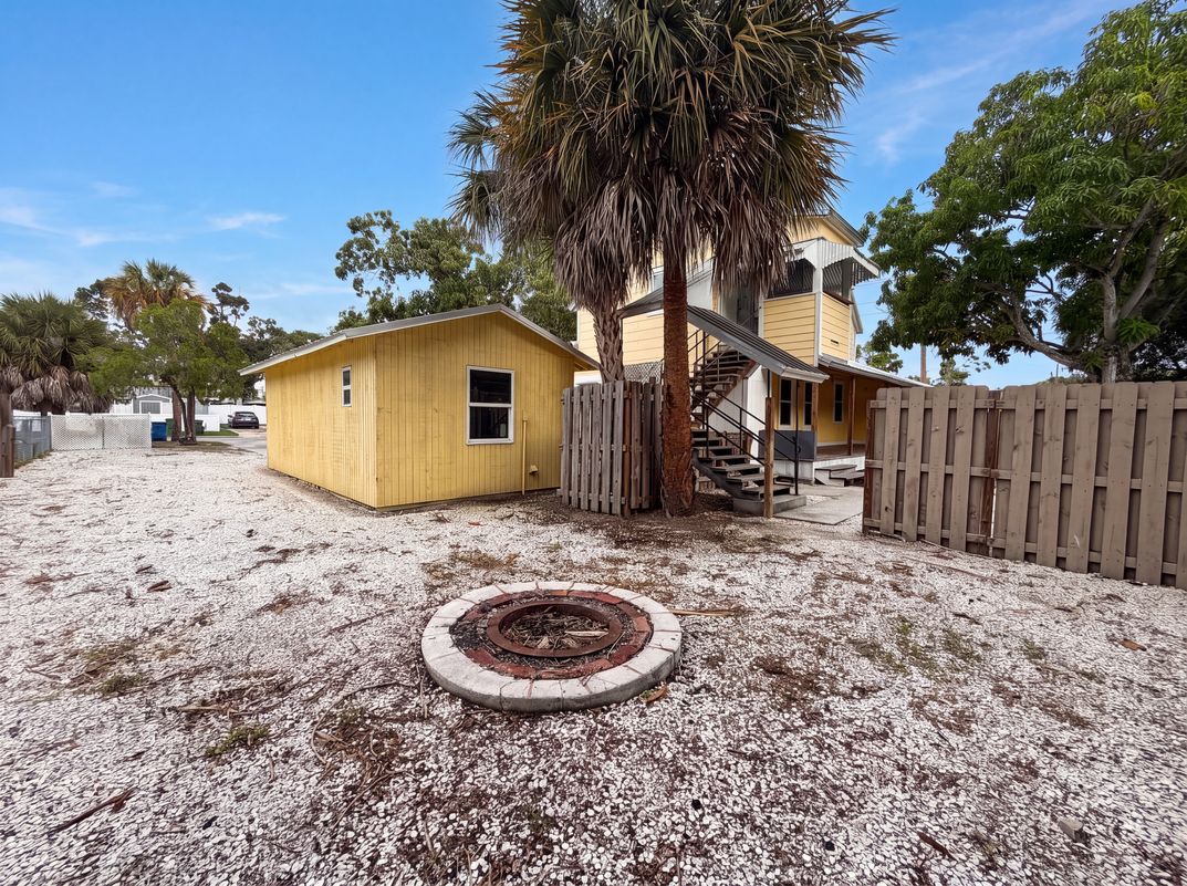 Photo 5 of 29 of 2231 9th Ave W, Bradenton, FL