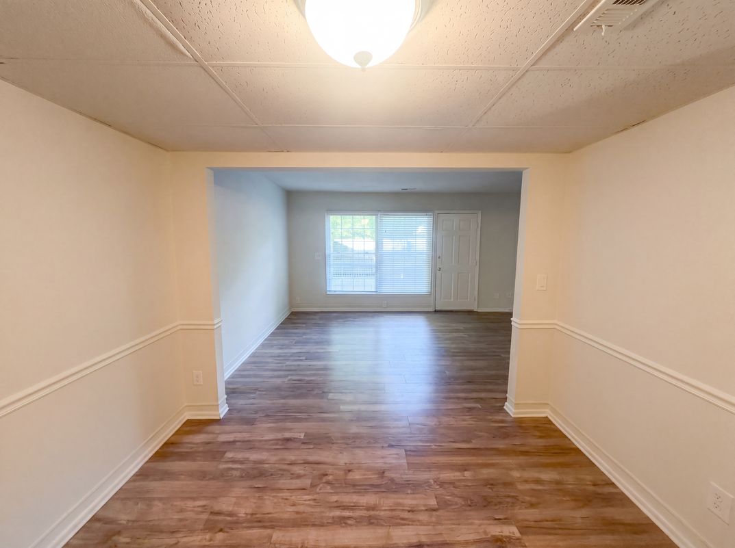 Photo 3 of 21 of 3229 Regents Park Ln, Greensboro, NC