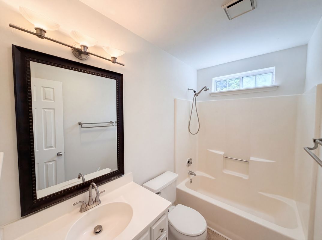 Photo 15 of 17 of 13622 Tynecastle Ln, Matthews, NC