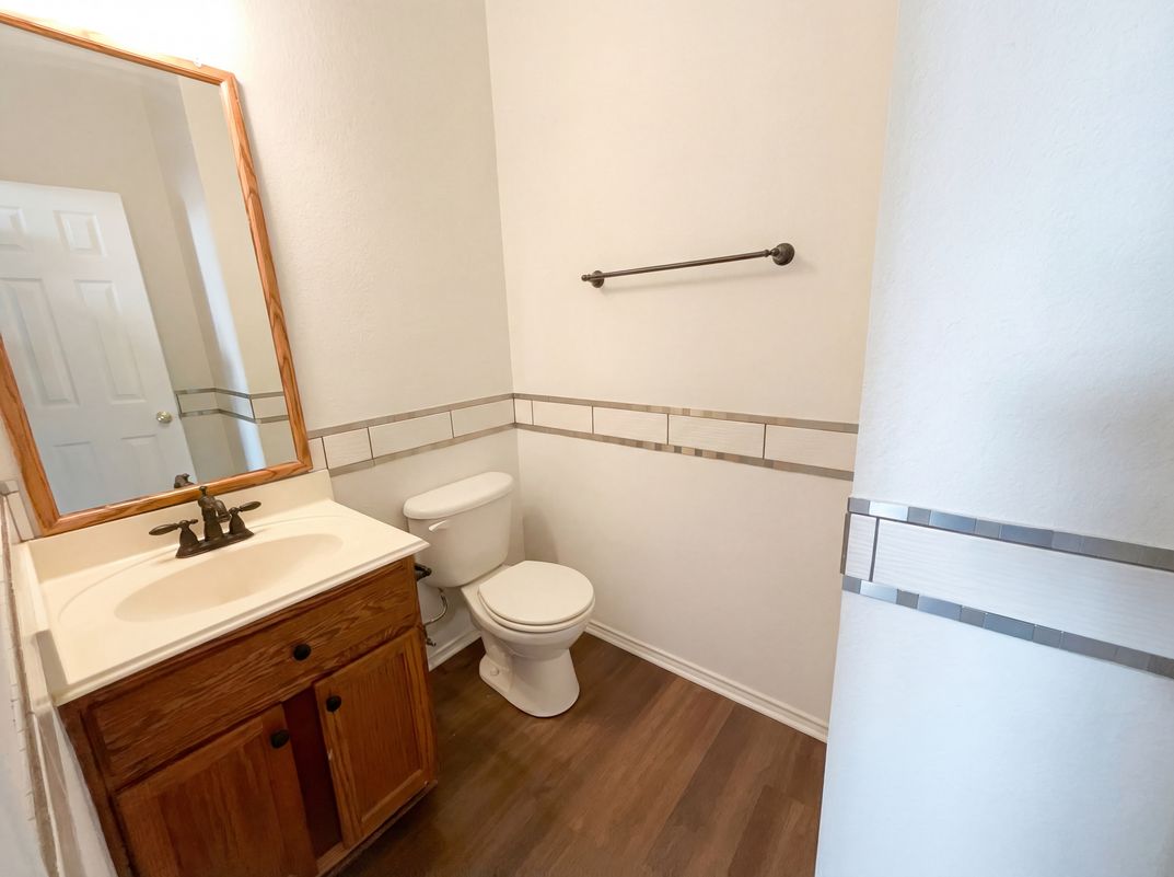 Photo 8 of 19 of 8329 Cedarcrest Ln, Fort Worth, TX