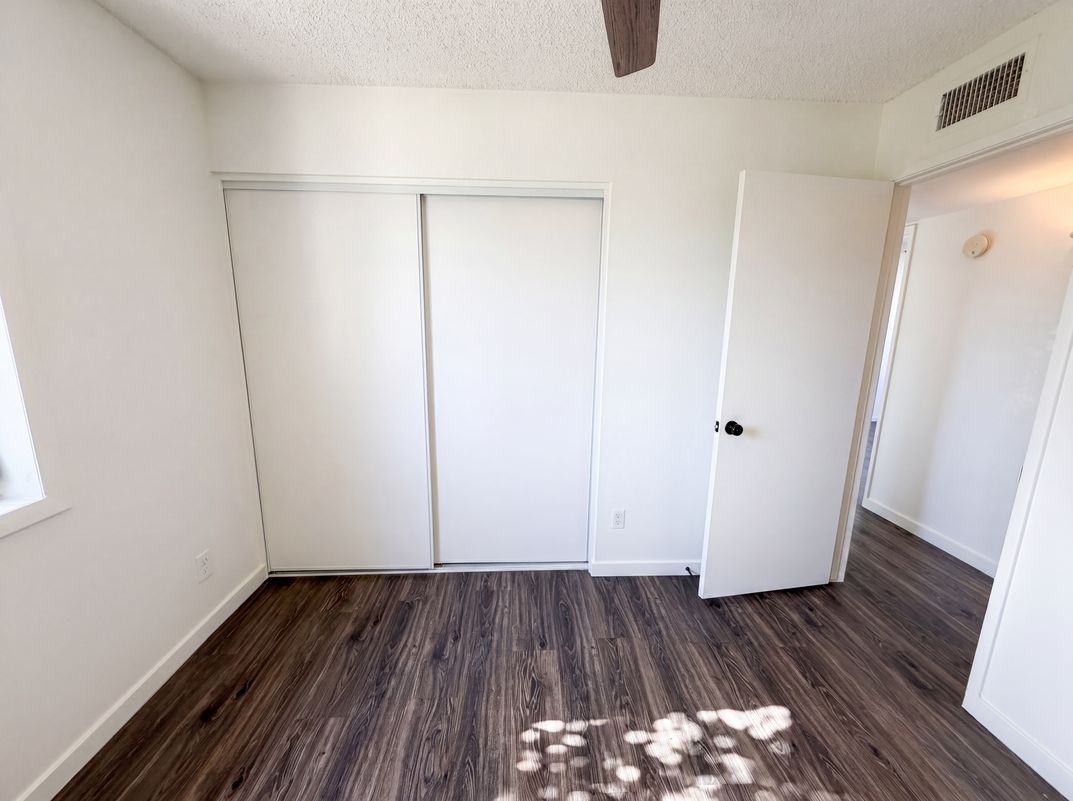 Photo 8 of 21 of 12028 N 41st Dr, Phoenix, AZ