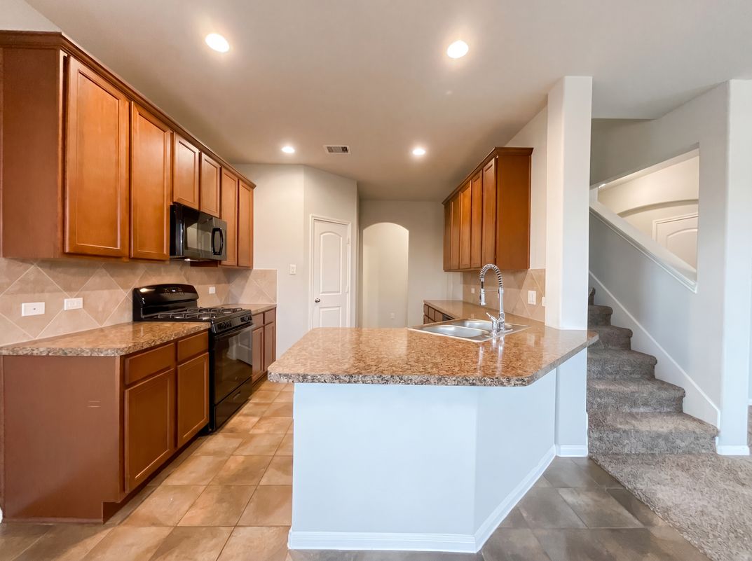 Photo 2 of 20 of 10310 Lake Huron Dr, Humble, TX