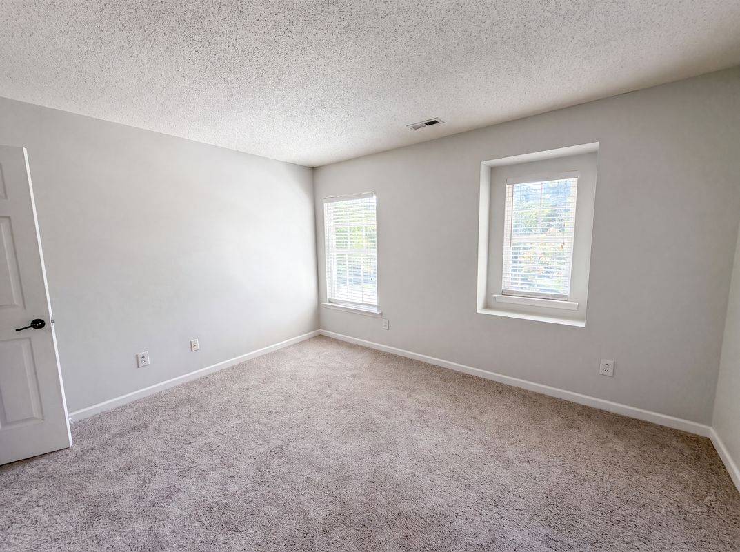 Photo 12 of 16 of 506 Hillview Dr, Durham, NC