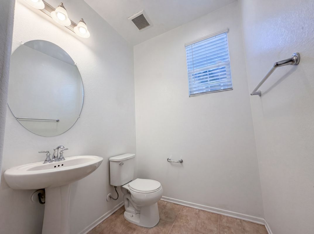 Photo 21 of 34 of 15110 Paseo Verde Pl, Victorville, CA