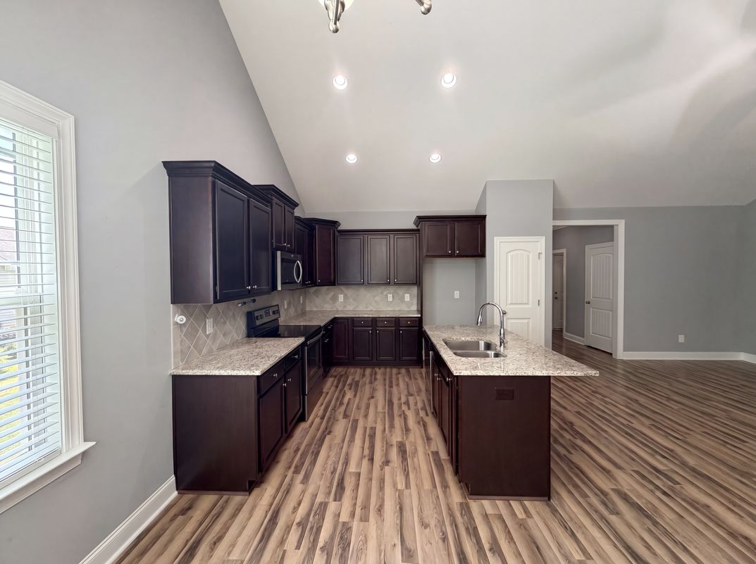 Property photo 2 of 372 Cotton Mill Dr