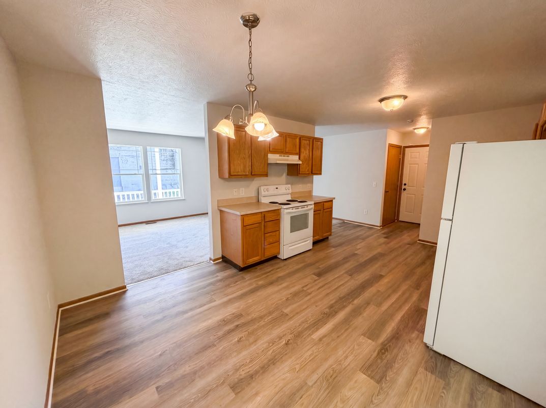 Photo 6 of 19 of 1004 Bellows St, Akron, OH