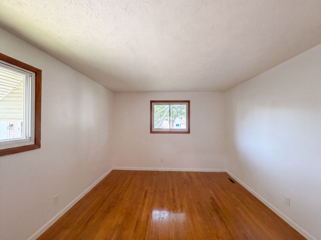 Photo 11 of 22 of 11500 Stormes Dr, Cleveland, OH