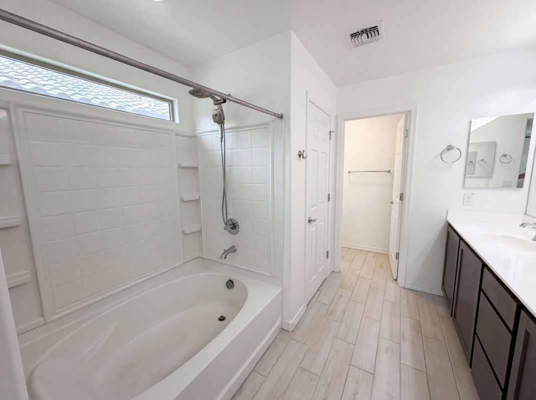 Photo 11 of 26 of 5728 W Raymond St, Phoenix, AZ